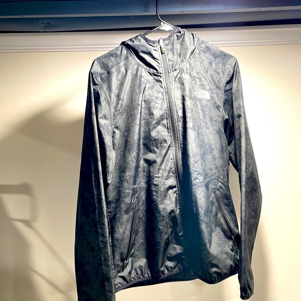 The North Face men’s athletic training jacket small